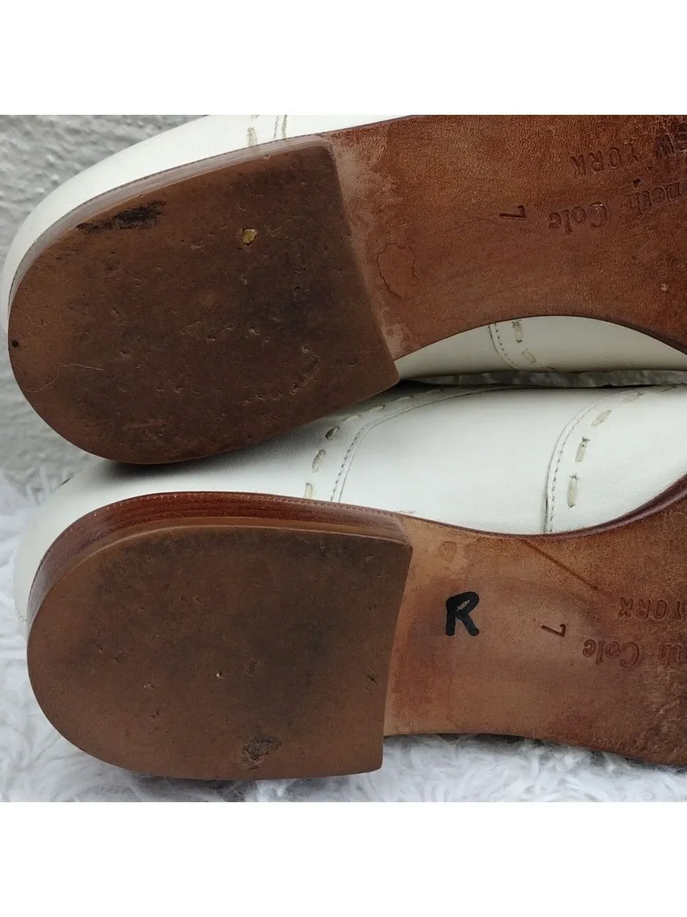 Kenneth Cole New York Cream Leather Stitched Square Toe Lace Up Oxford Shoe